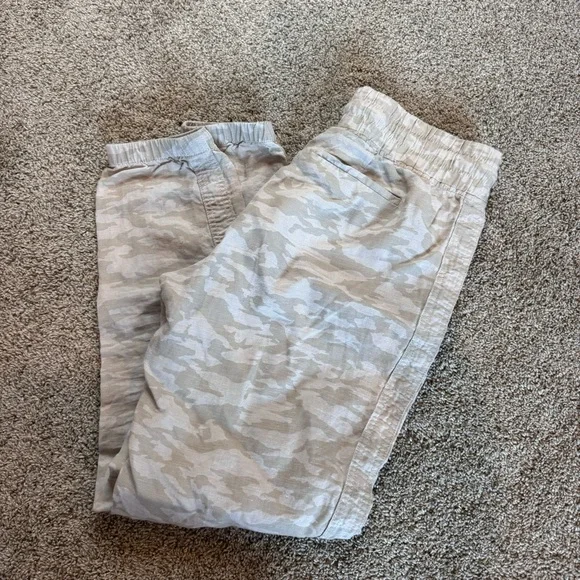 ATHLETA Cabo Tide Linen Jogger. Cream Camo. Size 6T - Picture 4 of 6
